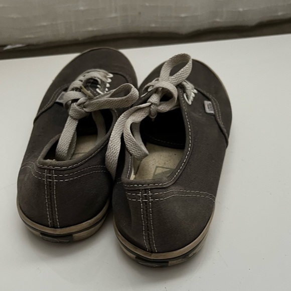 Vans - Picture 4 of 10